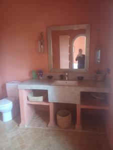 Bab Roc Large charming house with swimming pool