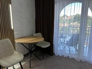 Готель River House
