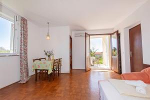 Apartments Mery