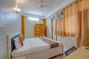 FabHotel Aditya Residency - Sector 59 Metro Station