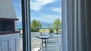 Ofrynio Blue Horizon Suite by Horizon Homes