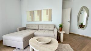 Ofrynio Blue Horizon Suite by Horizon Homes