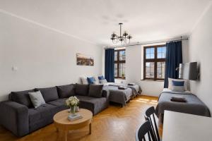 Market Square View Cozy 2 Rooms AS Home R425