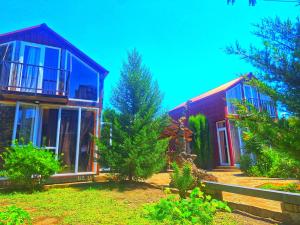 Makhos Cottage