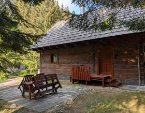 Jariabka Chalet - sun terace, fireplace, grill, space to play, green embrace of the forest in the Low Tatras