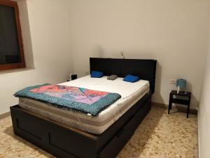 Design Villa, eco,pool, fruit garden close to sea