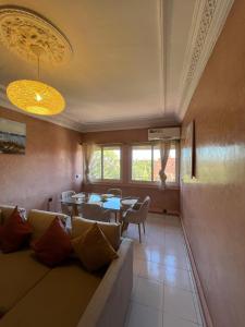 Sunny, Modern Apt Near Carré Eden Mall, guiliz