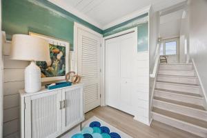 1136 Beach Walker