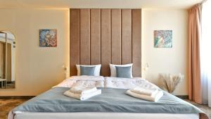 Oysters & Bubbles Gastro Rooms Rynek Square