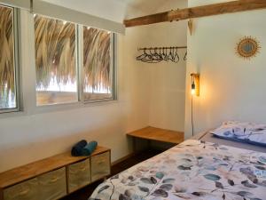 Santa Lova Eco-hostel Isla Tintipan