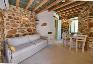 Koumaros Cycladic Suites