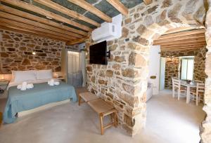 Koumaros Cycladic Suites