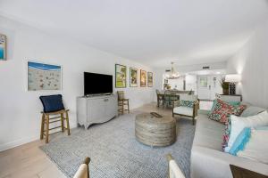 2080 Beach Wood