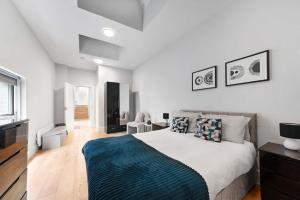 Modern 2-Bed 2 En-Suite Apartment at Fitzrovia