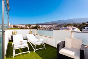 Luxury Penthouse with Sea Views and Terrace La Caleta