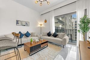 Upscale 1BR in Great Community
