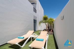 Villa Bella - Sea Views Near Marina Rubicon by Villas Now Ltd