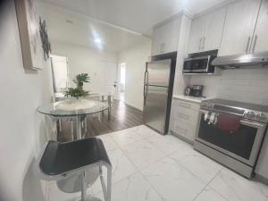 Comfortable 3B Unit-Close to City