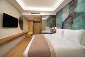 Shirisha Hotel