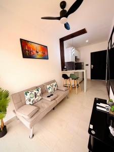 Bello apartamento con piscina cerca del mar