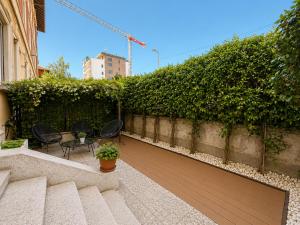 Private Garden & Free Parking - 2 Bedroom Apartment