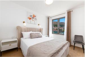 DLC Deluxe Penthouse with Terrace & Sea View