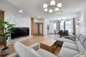 DLC Deluxe Penthouse with Terrace & Sea View