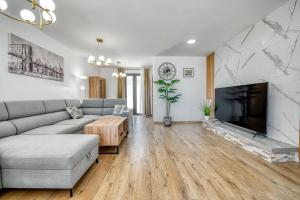 DLC Deluxe Penthouse with Terrace & Sea View