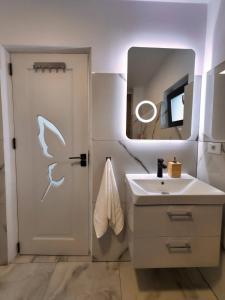 Skylark Apartments