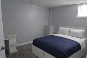 Cozy & Spacious 2-Bedroom Basement Suite