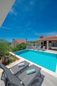 Nedia Retreat - Private Pool & Stunning Sea View