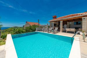 Nedia Retreat - Private Pool & Stunning Sea View