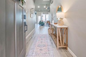 Live Like a Local in Luxurious Comfort!