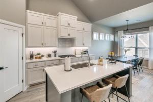 Live Like a Local in Luxurious Comfort!