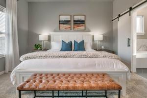 Live Like a Local in Luxurious Comfort!