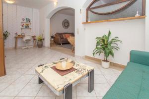 Spacious 2 Bedroom 2 Bath Flat with Large Terrace