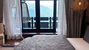 ARK Hunzuru-A 5BR Luxury Villa near Manali