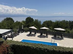Apartments Nika with swimming pool and beautiful sea view