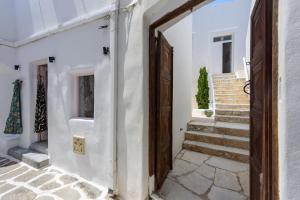 Iskana House