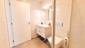 Vanguard View Apartment