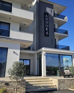 AnDora