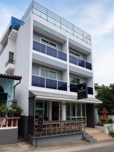 Joyera Kata Beach Hotel