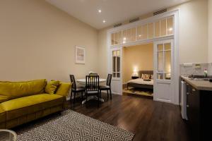 #Bright and Charming 2BR Family Apartment