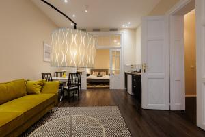 #Bright and Charming 2BR Family Apartment
