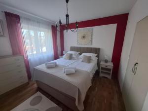 Bright and cheerful city apartment Klara
