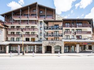 Appartement rénové au coeur de Val-dIsère - FR-1-518-25