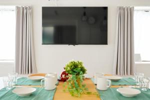 Unite Stay Urayasu102 Close to Disneyland, 15 minutes by bus, 8 minutes by car, and good access from the nearest station to Tokyo Station, Ginza, and Asakusa