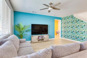 Coachella Home w Game Room & 1 PM Check-Out