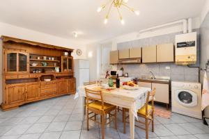 Mountain View Retreat near Lake Como and Fast WI-FI