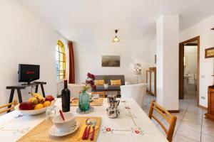 Mountain View Retreat near Lake Como and Fast WI-FI